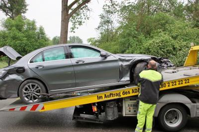 Wendlingen: Unfall mit drei Pkw, eine verletzte Person
